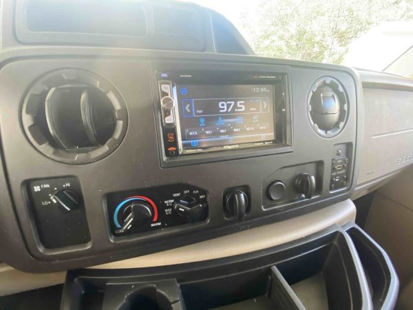 2019 Four Winds 28Z - Image 10
