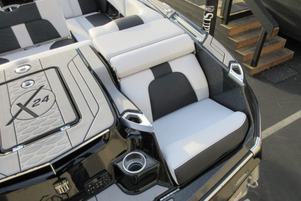 2020 MasterCraft X24 - Image 64