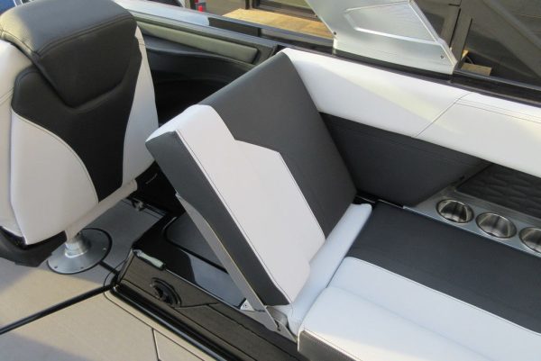 2020 MasterCraft X24 - Image 7