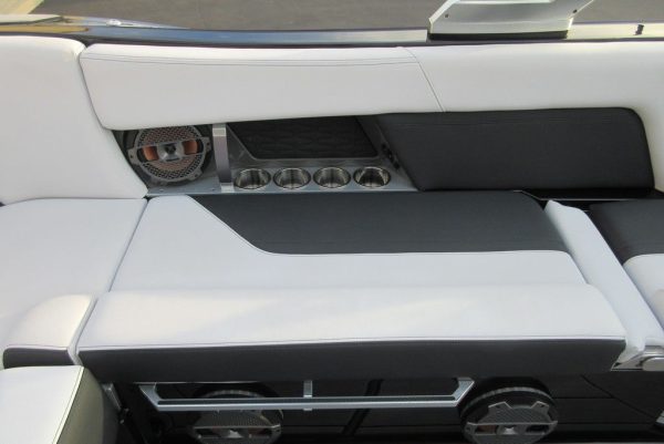 2020 MasterCraft X24 - Image 17