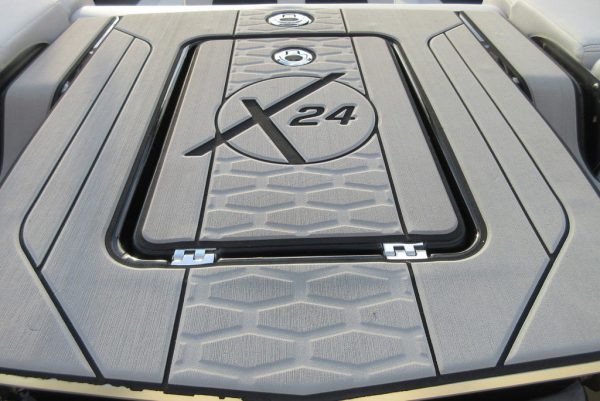 2020 MasterCraft X24 - Image 19