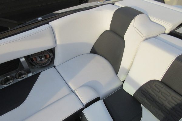 2020 MasterCraft X24 - Image 20