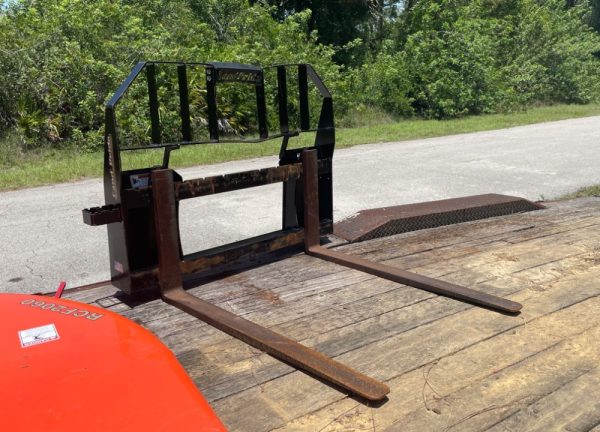 2018 Kubota L3901HST - Image 7