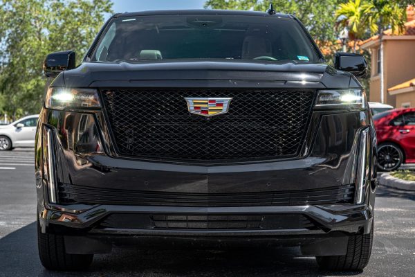 2022 Cadillac Escalade ESV 4WD Platinum - Image 3