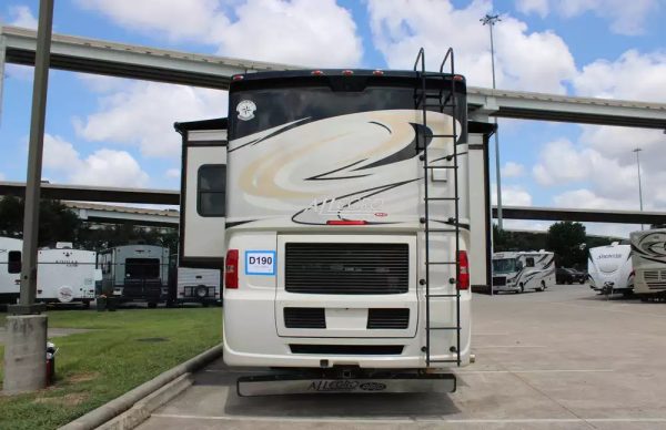 2015 Tiffin Allegro Red 33AA - Image 24