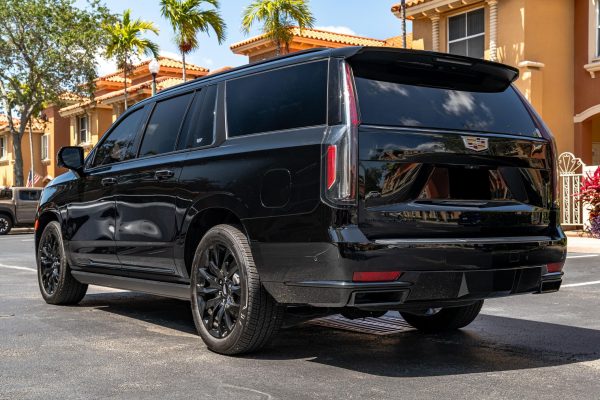 2022 Cadillac Escalade ESV 4WD Platinum - Image 4