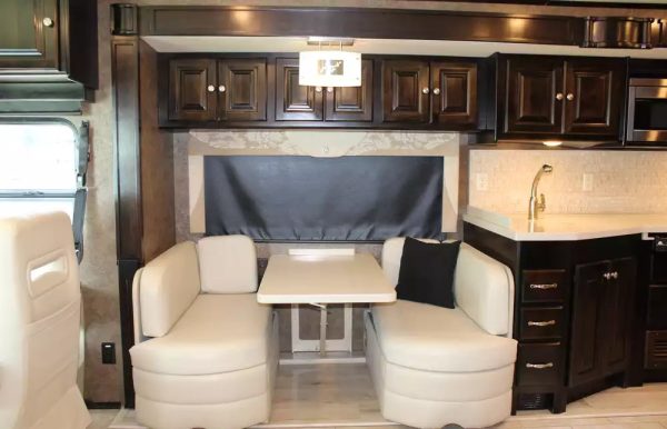 2015 Tiffin Allegro Red 33AA - Image 28
