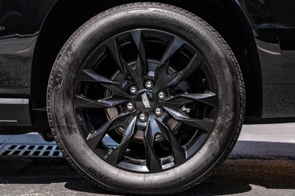 2022 Cadillac Escalade ESV 4WD Platinum - Image 25
