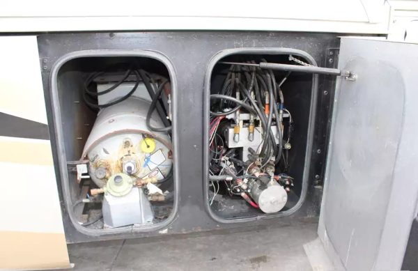 2013 Tiffin Phaeton 36GH - Image 31