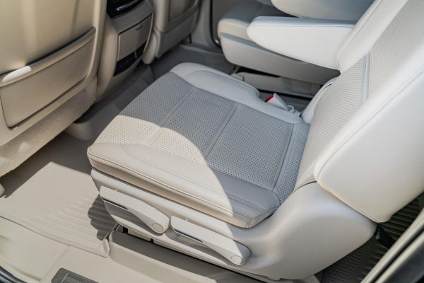 2022 Cadillac Escalade ESV 4WD Platinum - Image 31
