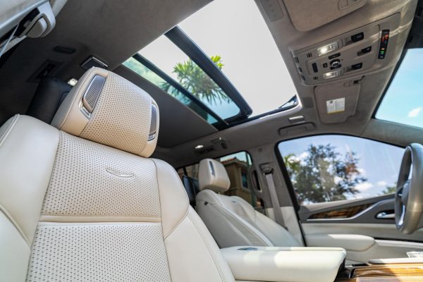 2022 Cadillac Escalade ESV 4WD Platinum - Image 37