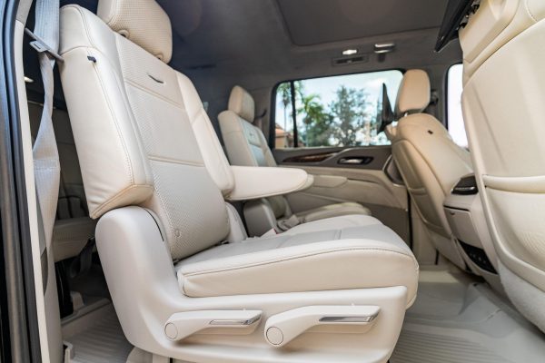 2022 Cadillac Escalade ESV 4WD Platinum - Image 39