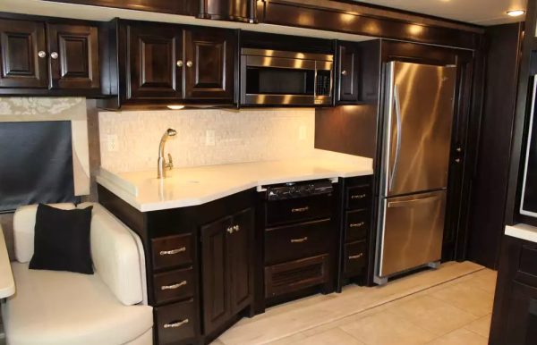 2015 Tiffin Allegro Red 33AA - Image 7