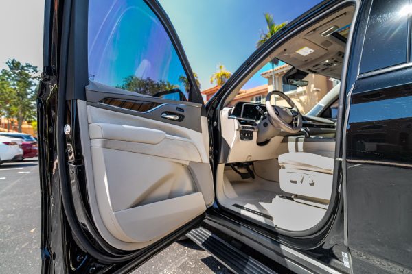 2022 Cadillac Escalade ESV 4WD Platinum - Image 50