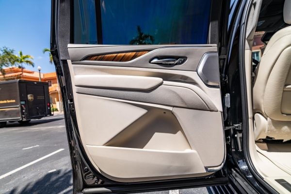 2022 Cadillac Escalade ESV 4WD Platinum - Image 61