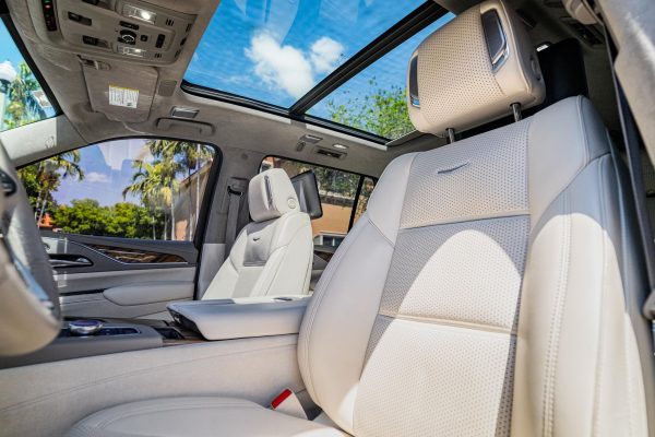 2022 Cadillac Escalade ESV 4WD Platinum - Image 68