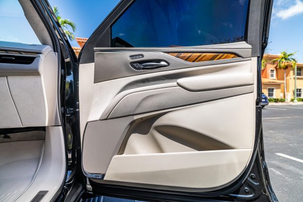 2022 Cadillac Escalade ESV 4WD Platinum - Image 69
