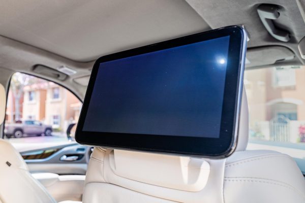2022 Cadillac Escalade ESV 4WD Platinum - Image 73