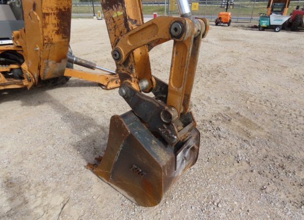 2015 Case 580N - Image 18