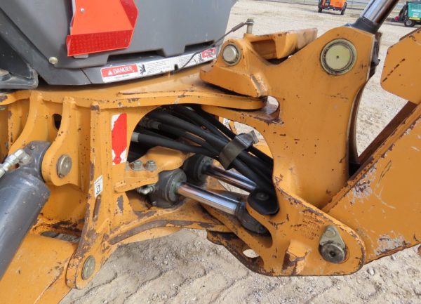 2015 Case 580N - Image 19