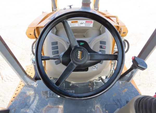 2015 Case 580N - Image 24