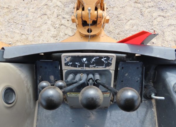 2015 Case 580N - Image 29