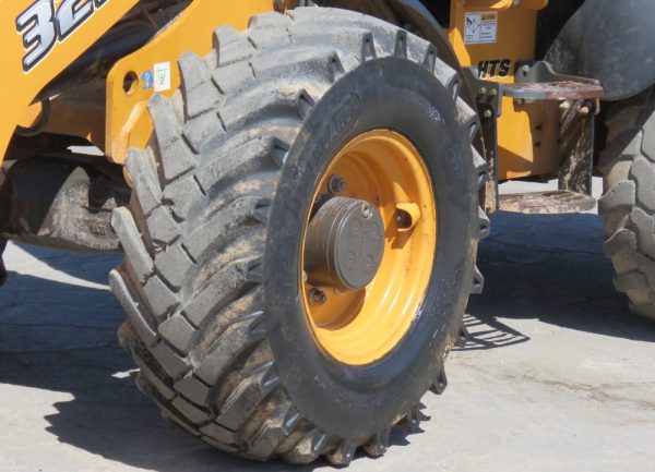 2016 Case 321F - Image 4