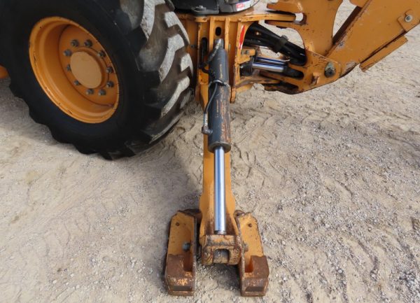 2015 Case 580N - Image 33