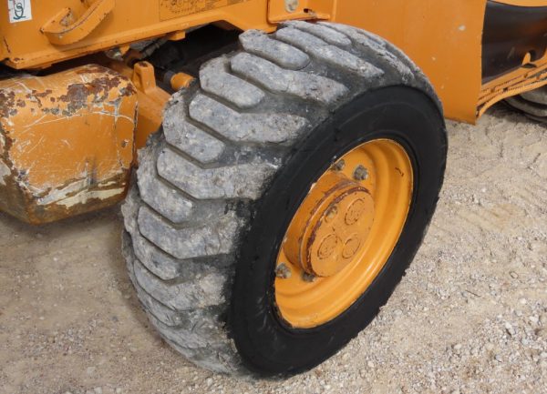 2015 Case 580N - Image 35